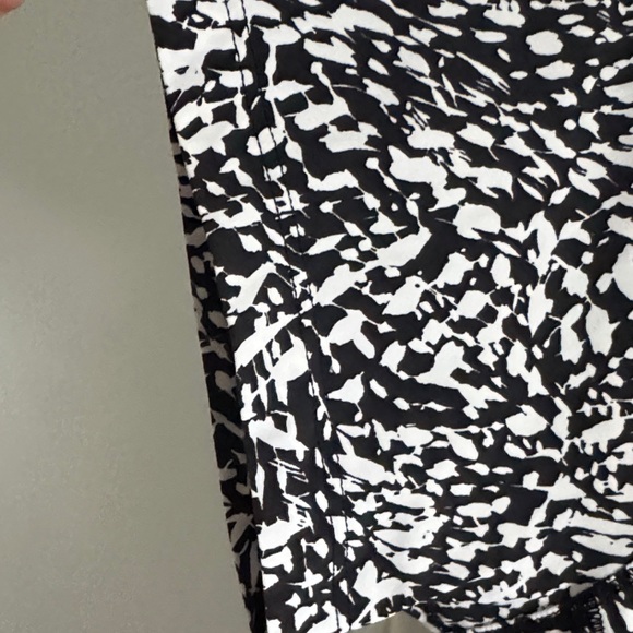 Athleta Patterned Short Sleeve Athletic Top M - Picture 7 of 16